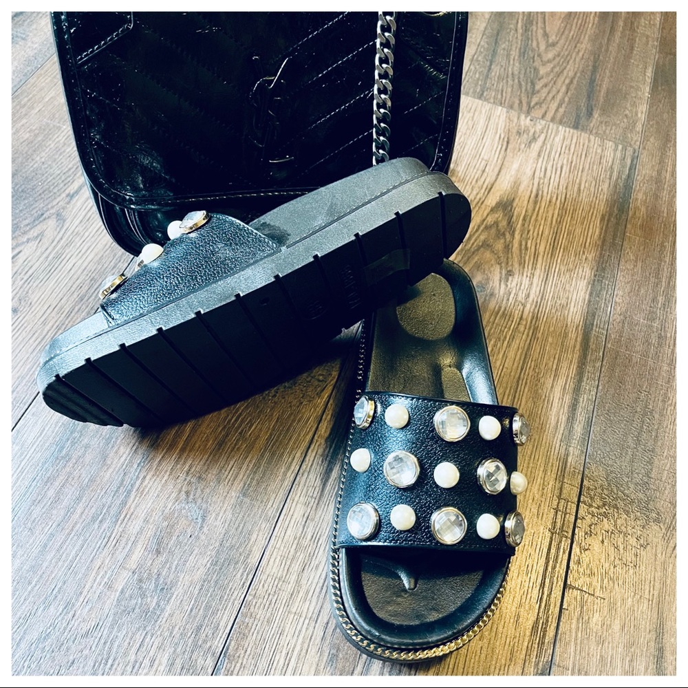 ✨LAST ONE✨PARIS Unique Pearl stone detailing slides sandals - Picture 4 of 5
